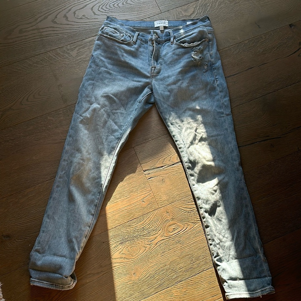 Frame denim light wash garçon style jeans. Lightly worn, great condition